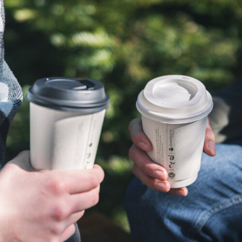 Compostable 8oz double wall coffee cup for hot drinks - Cups held outside