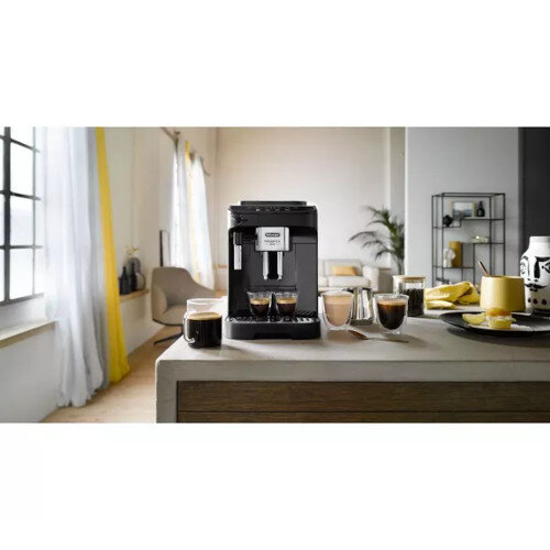 De\'Longhi Magnifica Evo Long Automatic Coffee Machine Black with 4 Pre-set Drinks, 15 bar Pressure, 1.8 L Water Tank, Bean Grinder & Milk Frother
